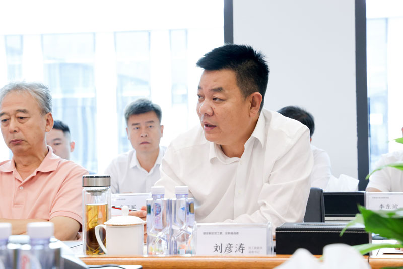 ��2��Ա�������ٷ���վ