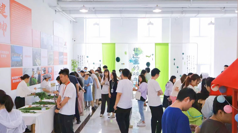 ��2��Ա�������ٷ���վ